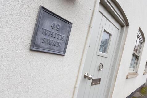 White Swan, 49 High Street