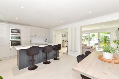 Kitchen/Dining Area