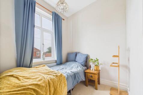 CAM02195G0-PR0081-STILL039