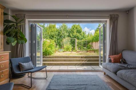 7 Chatfield Close-33.jpg