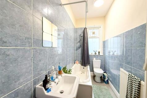 4 bed, 5 bath Plot in Manchester - Photo 6