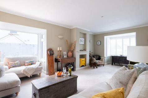 6797b9798b888_Hughenden-13