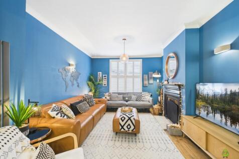 CAM02615G0-PR0125-STILL006