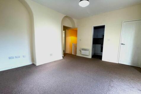 Livingroom 2.jpg