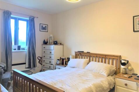 Bedroom picture 1