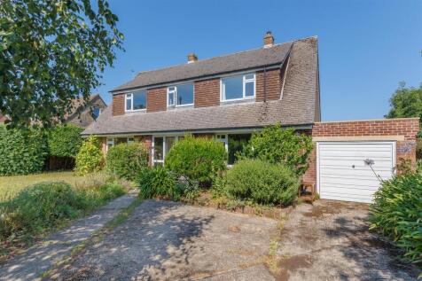 Substantial home in desirable Baring Road, Cowes