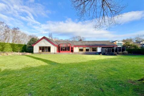 5 bed, 3 bath Detached Bungalow in Glasgow - Photo 25