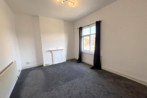 Living Room/Bedroom