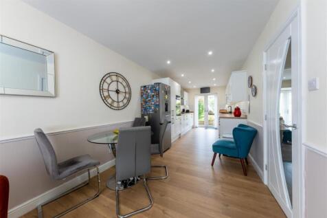 14 Trafalgar Close-008.JPG