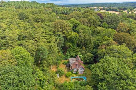 Stunning Woodland Setting