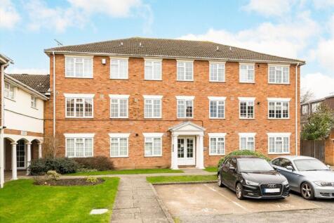 Available immediately is this impressive one double bedroom ground floor purpose built apartment which would be ideal for a single occupier or couple. Further benefits include communal gardens and res