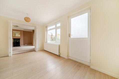 1364986-4-68f0e6b...