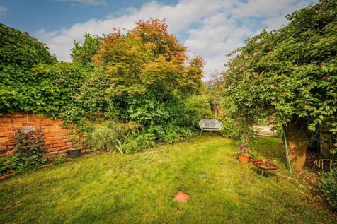 garden wall.jpg