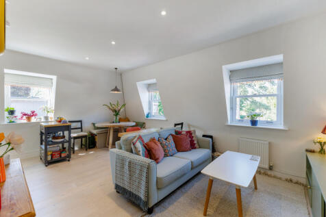 Open Plan Living/Dining Space