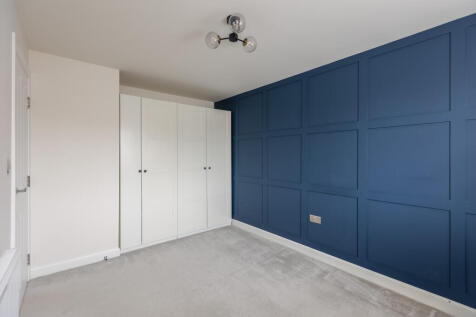 Waterside Court 6 Bedroom 2-2