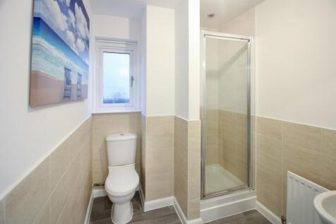11 - Bathroom 4.jpg