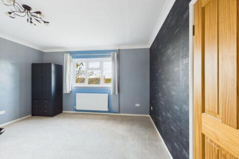 12. CAM04922G0-PR0096-STILL019