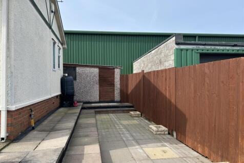 32 Chapel Lane garden 1.jpeg