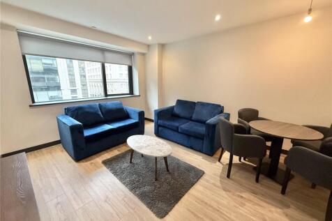 Available from 9th September 2026! Stunning 2-bedroom upper floor apartment in Drury Lane, Liverpool. This furnished property boasts a luxurious and modern design, filled with natural light. Perfect f