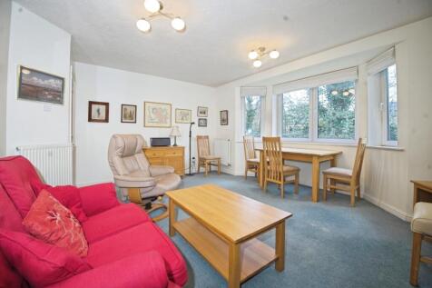 Living/Dining Area