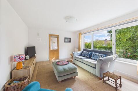 5. CAM04922G0-PR0058-STILL006