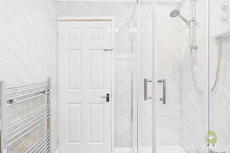 CAM04233G0-PR0047-STILL025