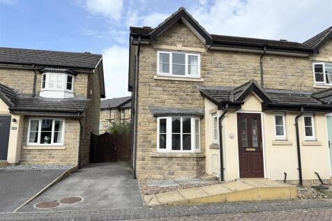 3 Bedroom Semi-Detached in HD8 9GY