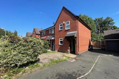 Stylish End-Terrace Home in Sought-After Cul-de-Sac
This well-presented two-bedroom end-terrace property is perfectly situated in a popular and quiet cul-de-sac. Featuring a brand new modern bathroom
