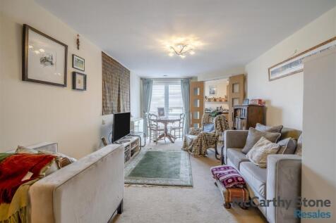 8696948-interior01.jpg