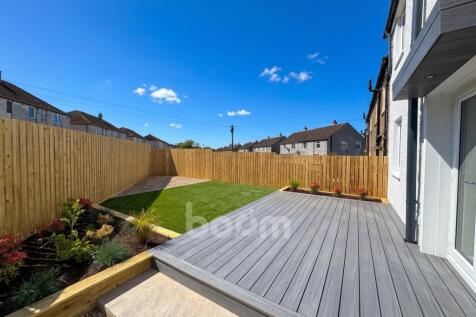 Blackthorn Avenue, Beith garden