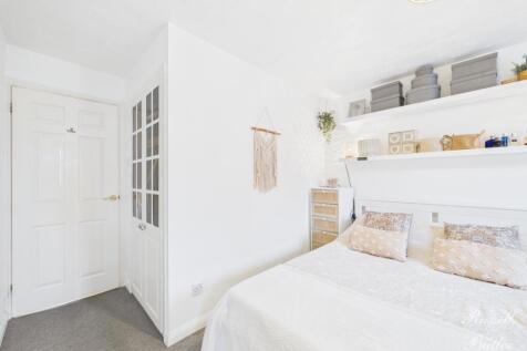 CAM01995G0-PR0365-STILL049