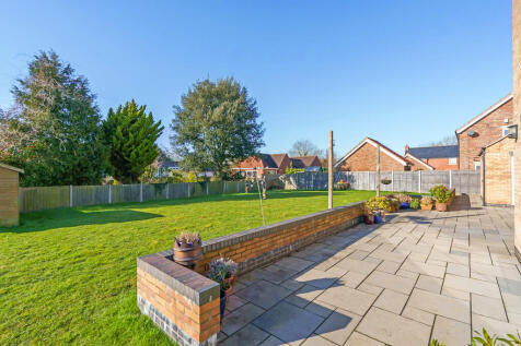 Rear garden/patio...