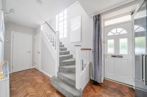 1376470-17-690b38...