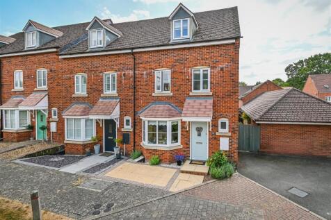 55 Rastrick Close-18.jpg