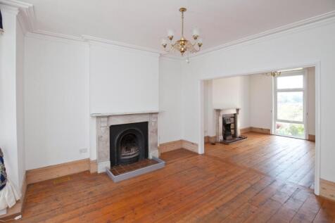 Sitting Room/Dining Room