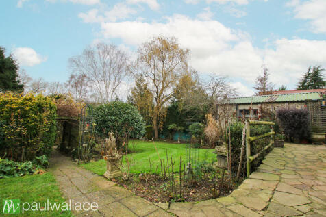 210' South West Facing Garden