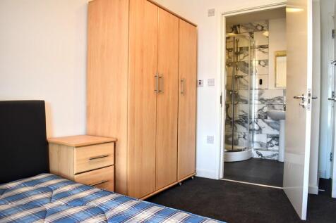FREE end of tenancy cleaning service INCLUDED. Luxury THREE bedroom APARTMENT situated on the THIRD floor. Located in the Grove Village area. ALL BILLS INCLUDED. Open plan lounge/kitchen MODERN bathro
