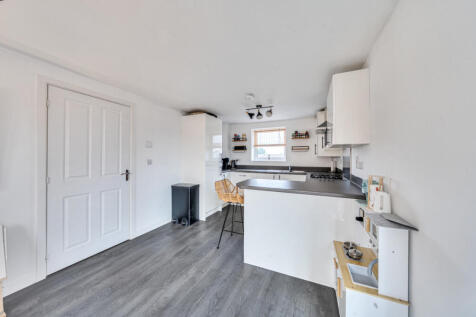 1384859-15-692437...