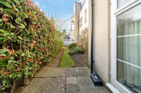 Broomcroft Court 1 W4 PH14 LR.jpg