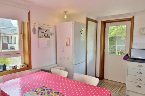 Wellingtonia dining area