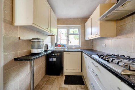 1359318-7-68dbee1...