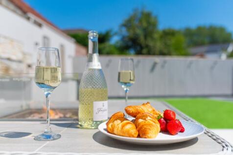 Award-winning Media team on EVERY Listing_12