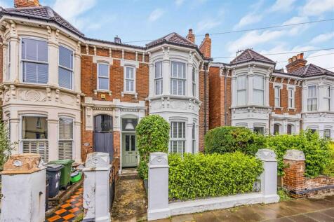 106 Saint Andrews Road, Southsea-Small-PorticoMark