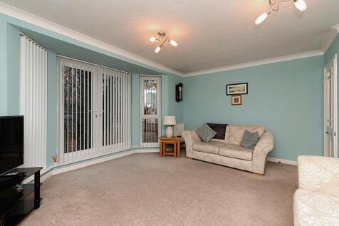 Living/Dining Area