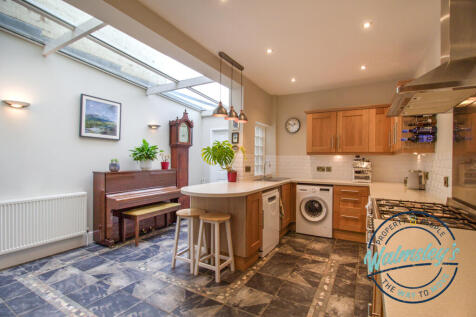Kitchen breakfast room