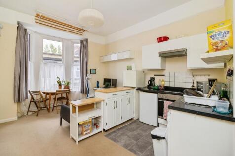 Lounge / Kitchen