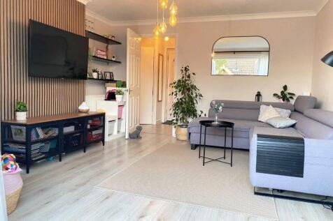 Living Room 1.jpg