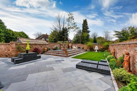 4 Mayfield Road-garden2.jpg