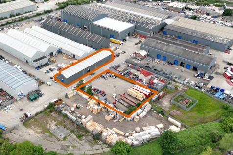 Distribution Warehouse to rent in wakefield