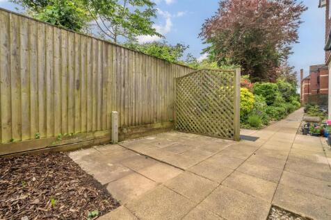 Owners Patio Area.jpg